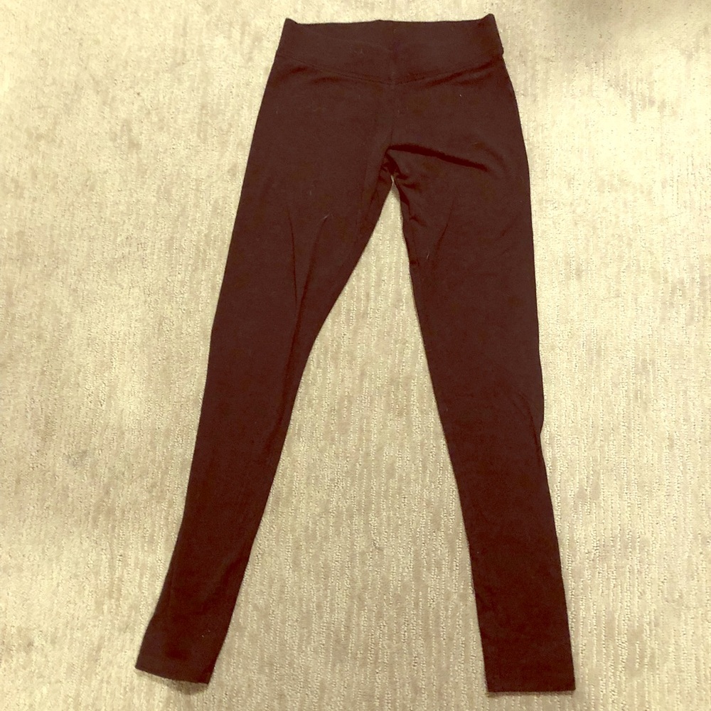 Aeropostale full-length black cotton leggings.